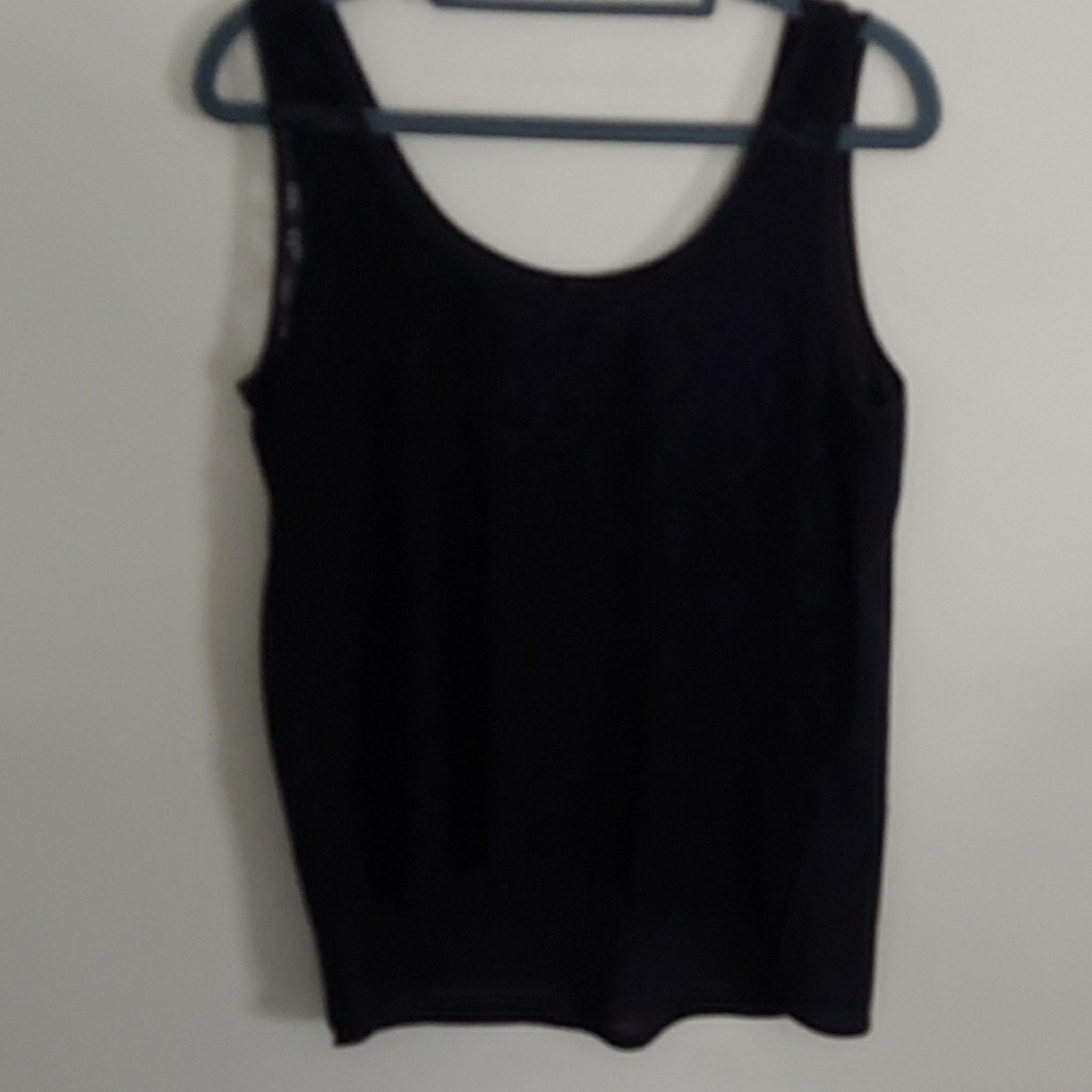 2B BEBE black skull print lacey tank size M